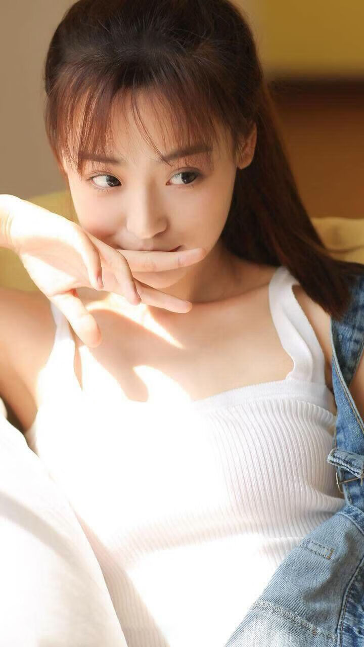 克罗地亚骑手吉塔·日特科维奇在2024年国际马术联合会世界障碍赛中获得第十名，展现坚韧精神。