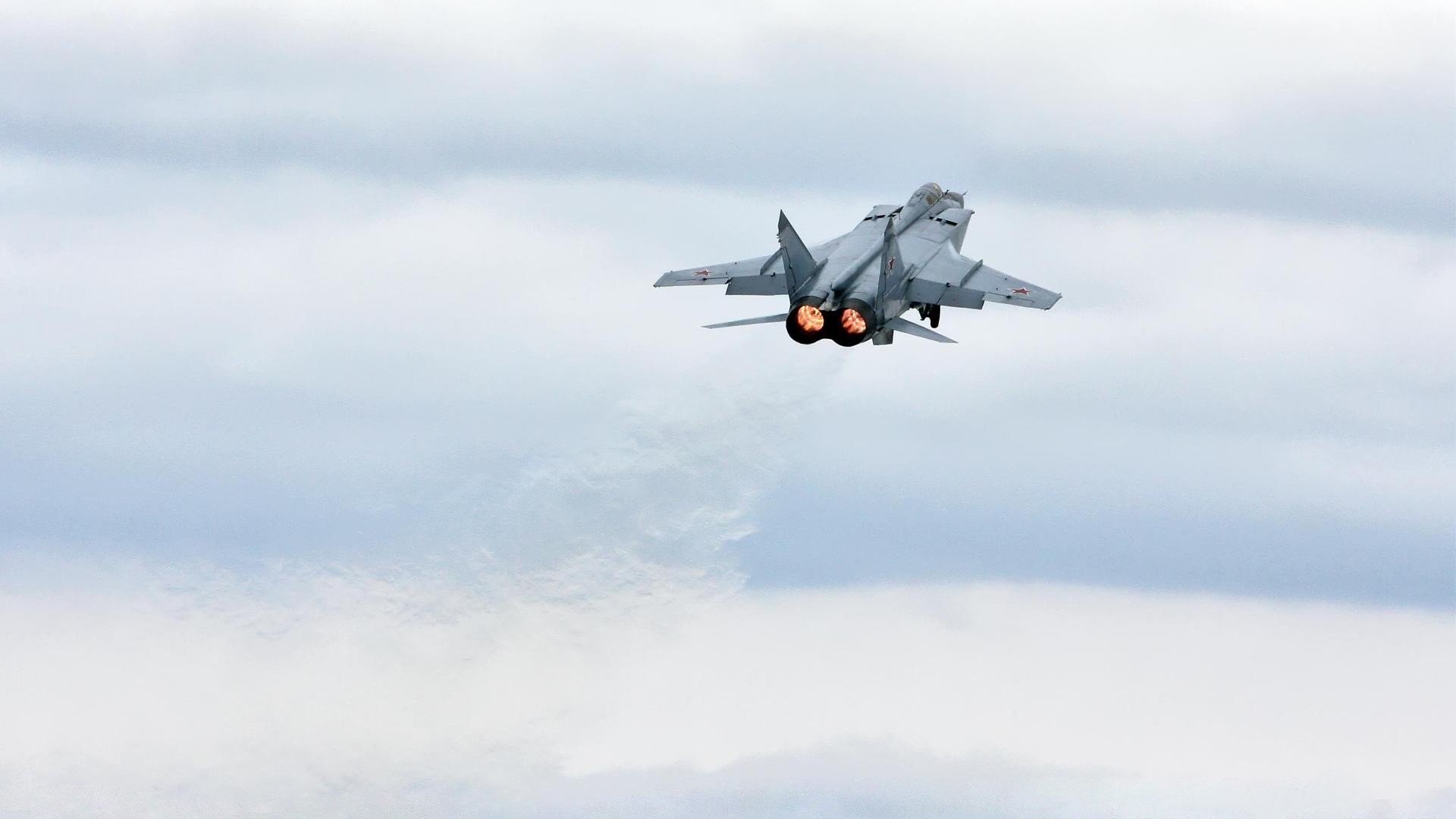 爱游戏下载-国足主场小胜泰国，世预赛中武磊打入制胜球，国足对战泰国赢了吗