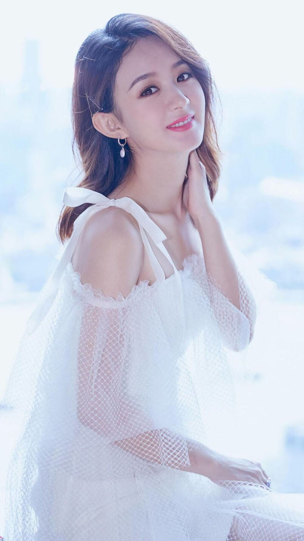 爱游戏登录入口-国内足球联赛热度持续升温，球队战术全面升级，足球联赛排名中国