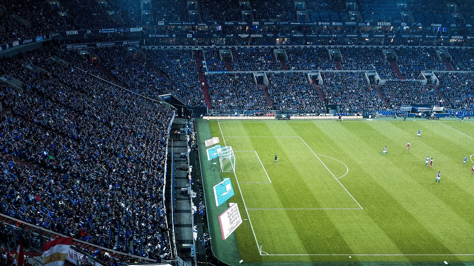 爱游戏平台-全黑队的突破速度和球员之间的默契配合无与伦比，全黑队战舞