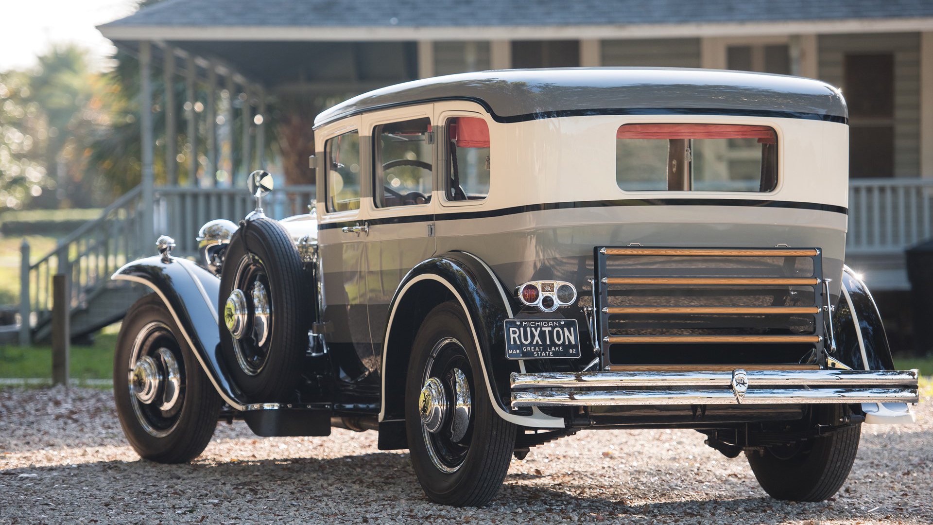 爱游戏官方-篮网助教解读球队新战术变化逻辑，篮网队助教团队