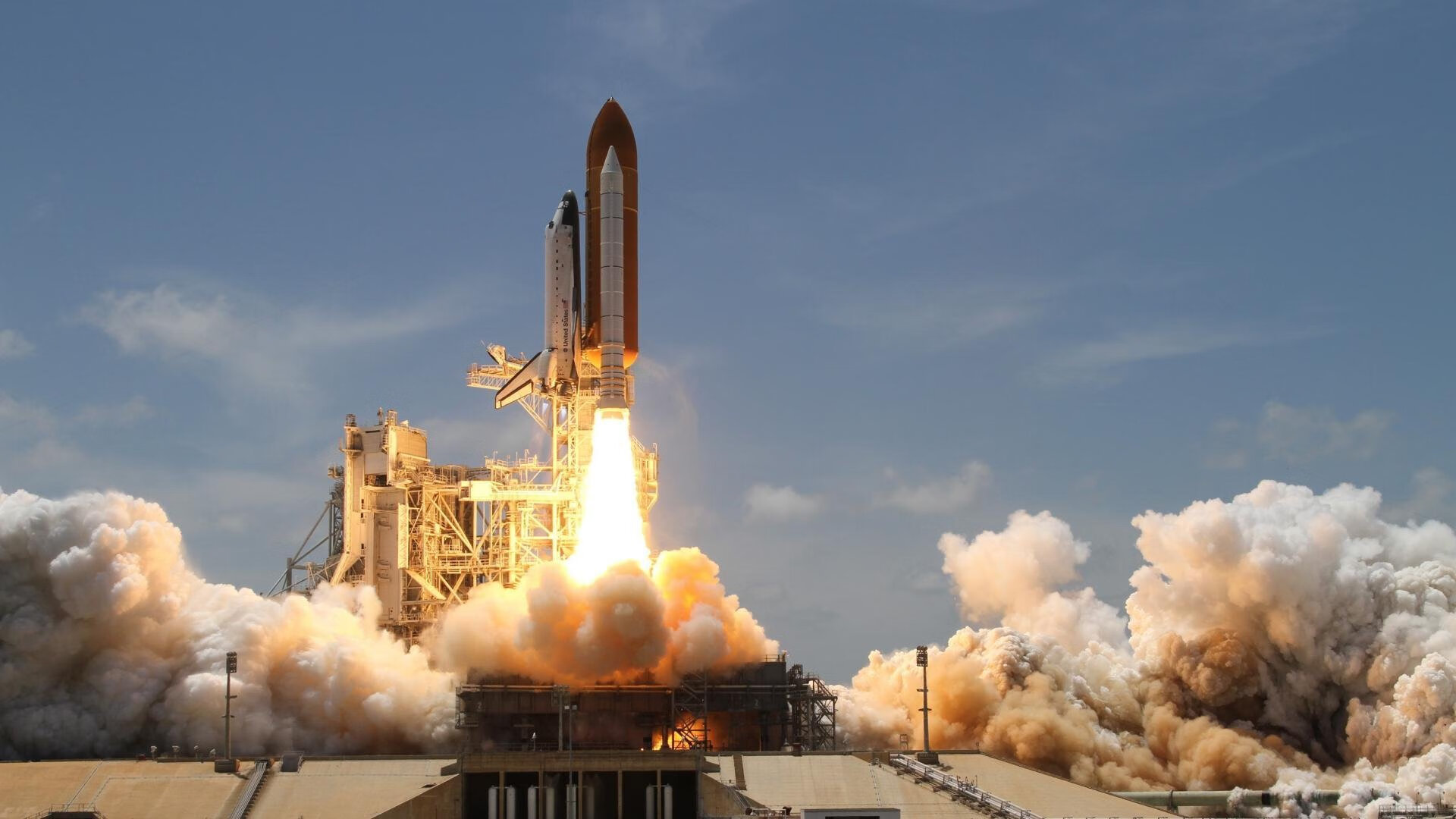 爱游戏 电竞-足球联赛转会市场热潮，足球转会市场排名